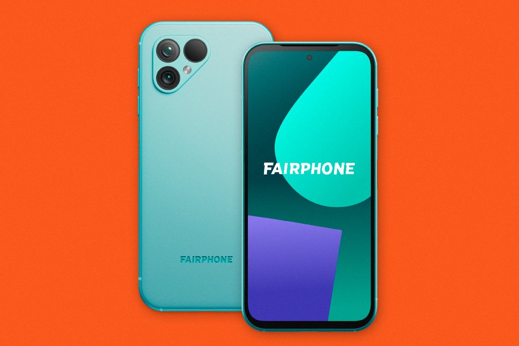 Imagem do Fairphone 5 sob fundo laranja.