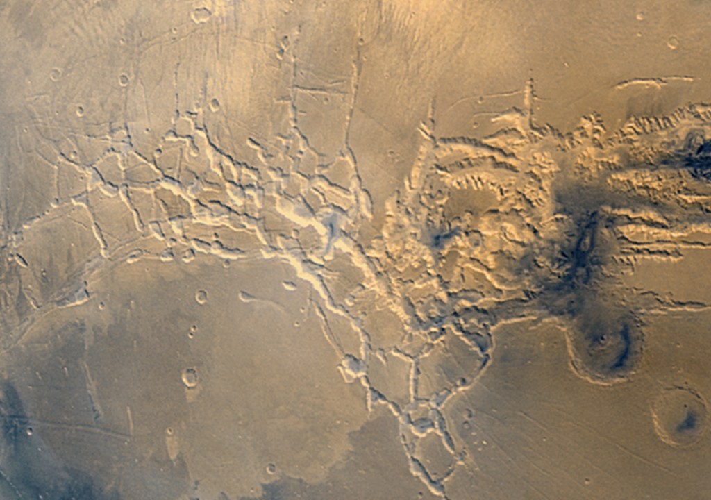 Imagem do "Labirinto da Noite", uma região de Marte entre Valles Marineris e o planalto de Tharsis.