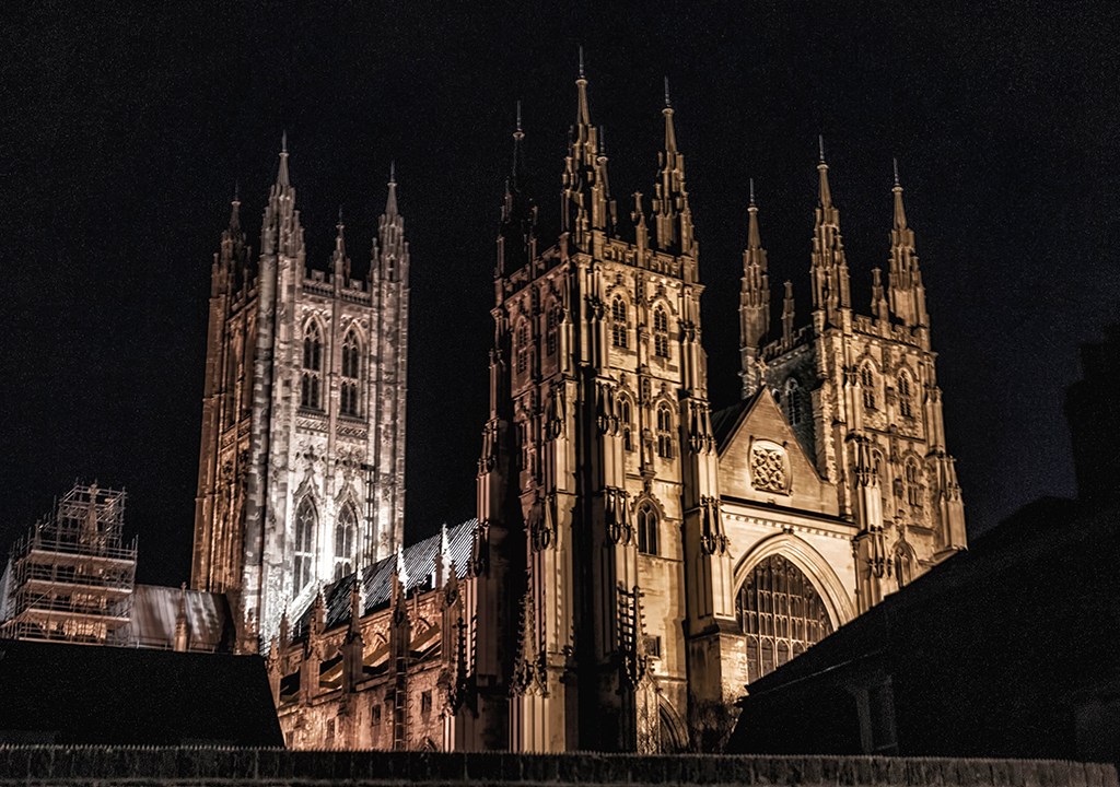 Foto da Catedral de Cantuária, na Inglaterra.