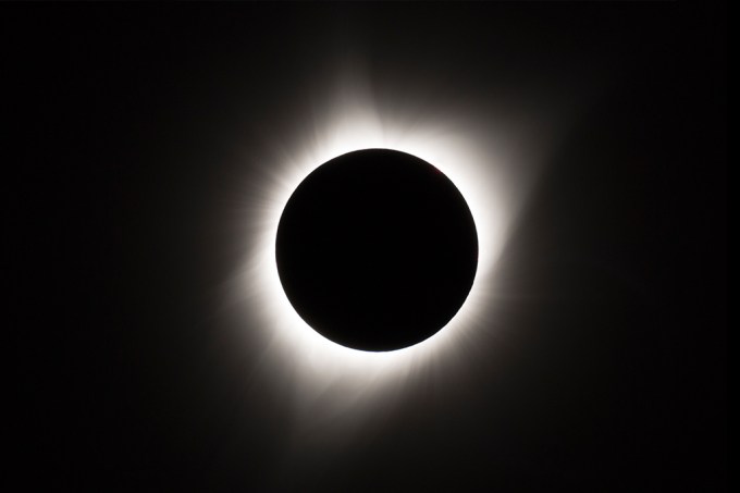 0404-eclipse-solar-total-super-site