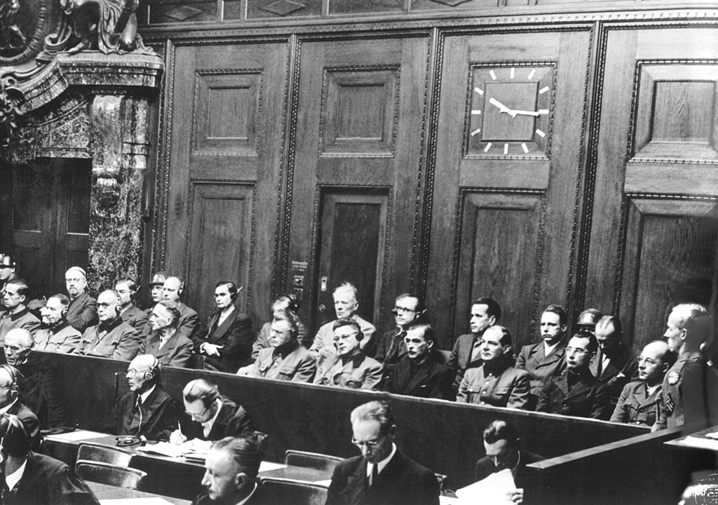 O julgamento contra 23 médicos e cientistas nazistas que começou em 21 de novembro de 1946 em Nuremberg, presidido pelo juiz Walter B. Beals.