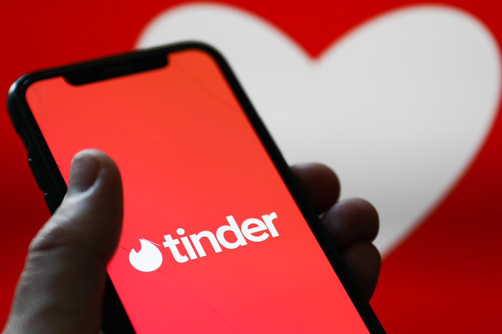 Tinder vai permitir que você compartilhe informações sobre o seu encontro