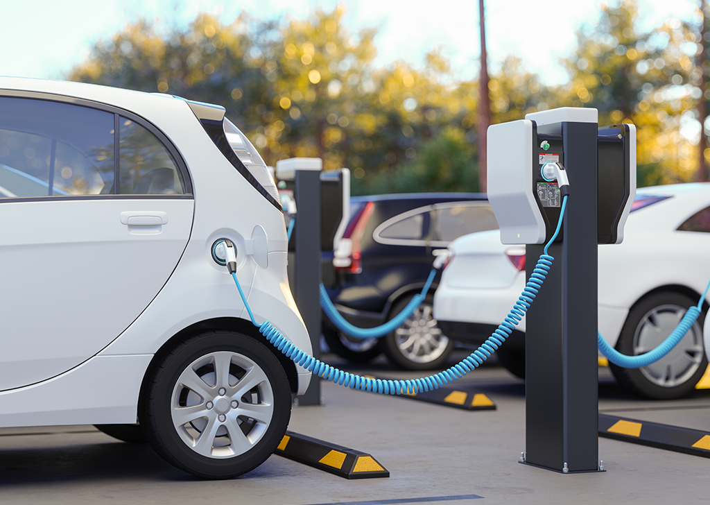 Carros elétricos têm maior probabilidade de atingir pedestres, aponta estudo