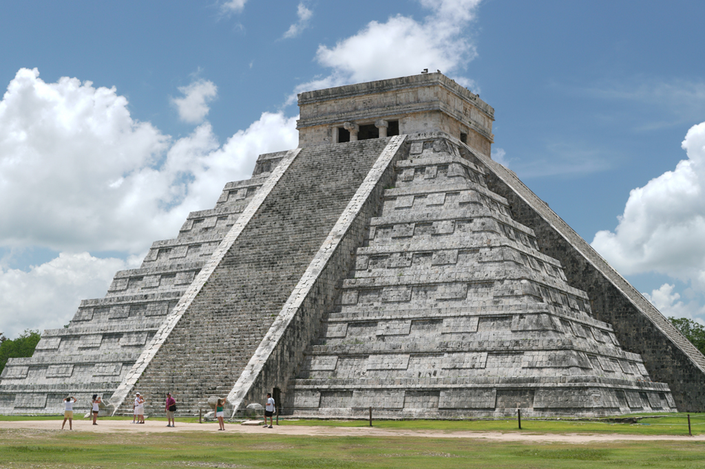 Cidade pré-colombiana construída pela civilização maia no final do período clássico.