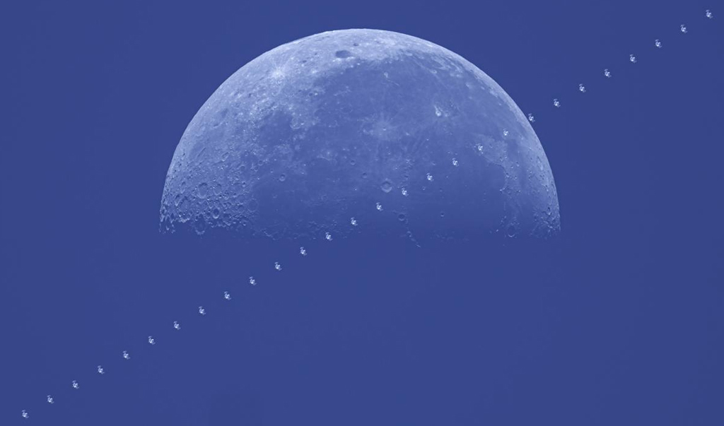 Trânsito lunar diurno da Estação Espacial Internacional