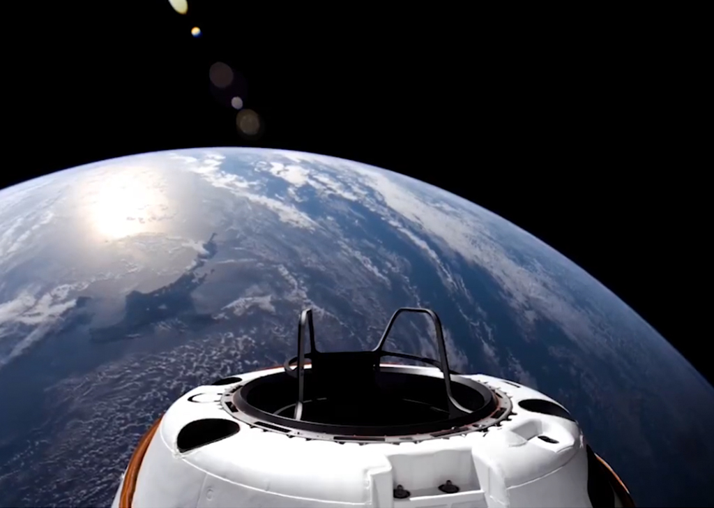 SpaceX chega a ponto mais distante da Terra desde a ida do homem à Lua