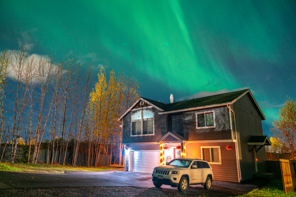 1110_aurora_boreal_norte_03_layout_site Aurora boreal iluminando o céu de Alaska. 10 de outubro.