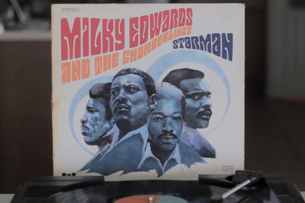 Um mistério de doze anos: a banda falsa que fazia covers fantásticos de Bowie