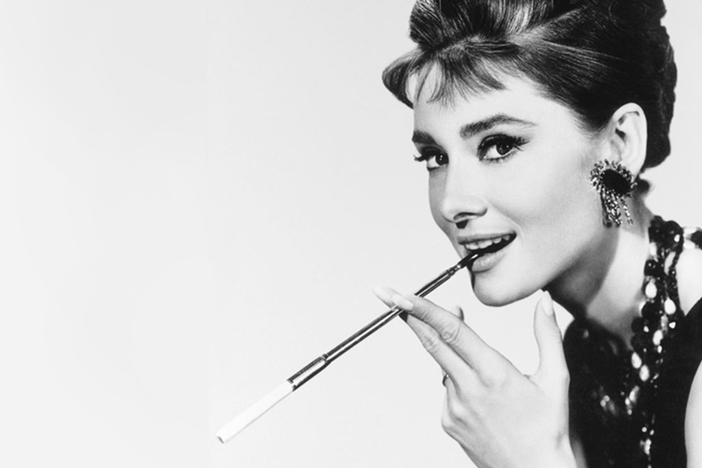 A atriz Audrey Hepburn atuou como espiã na 2ª Guerra Mundial