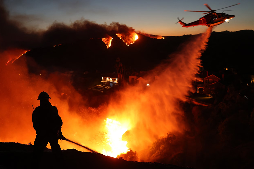 O que são os ventos de Santa Ana por trás dos incêndios em Los Angeles?