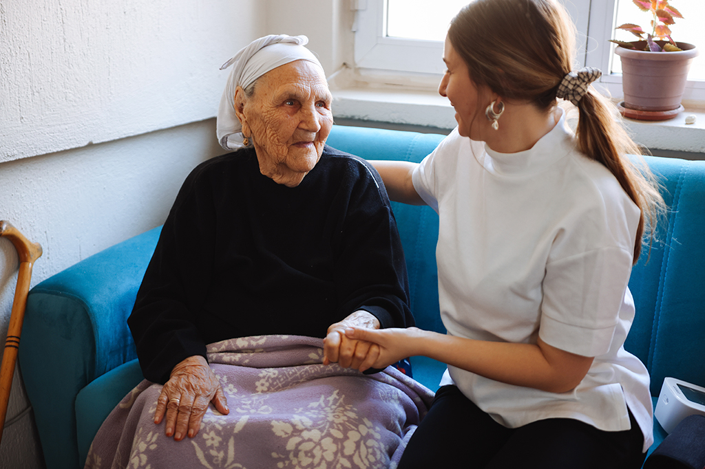 Mulheres podem ser mais propensas ao Alzheimer por causa de molécula do metabolismo