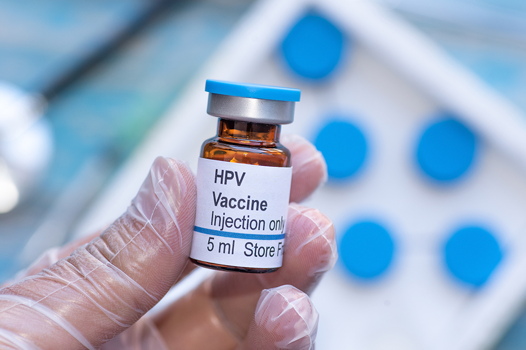 Vacina do HPV zerou casos de câncer de colo de útero na Escócia, mostra estudo