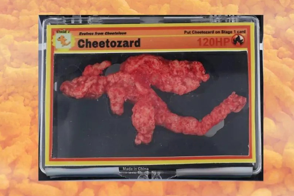 Fotografia de um Cheeto em forma de Pokémon.