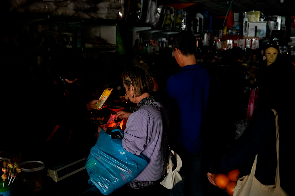 O que pode ter causado o mega apagão na Europa?