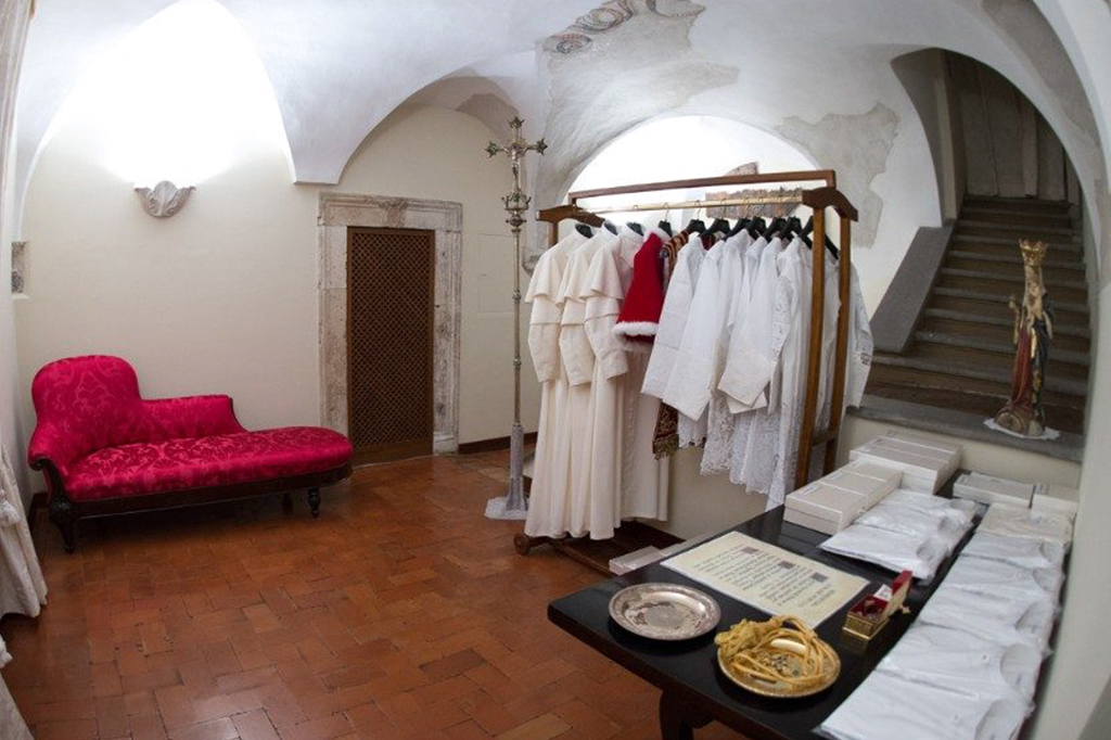 Conheça a “Sala das Lágrimas”, onde um cardeal oficialmente se torna Papa