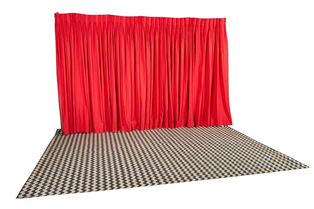 0406-David-Lynch-layout_site1-1 Fotografia da Cortina vermelha estilo cabana preta