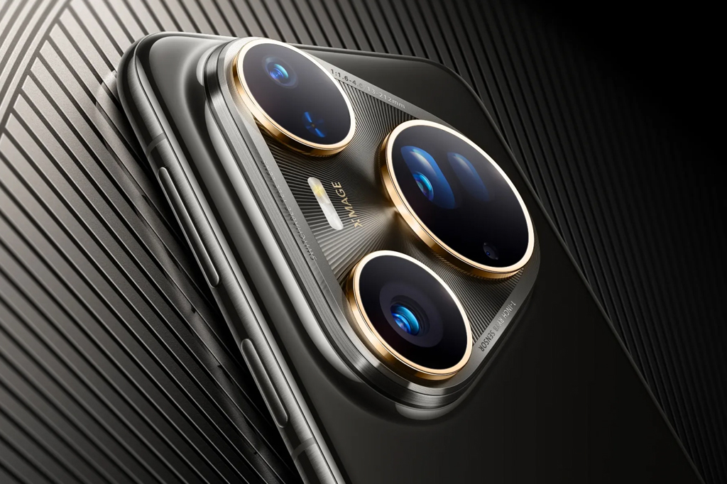 Imagem, em detalhe, de um smartphone preto Huawei Pura 80 Ultra.