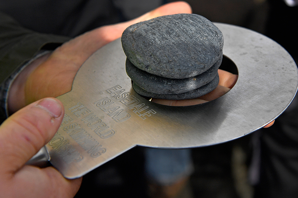Fotografia das pedras do Campeonato Anual de Deslizamento de Pedras &eacute; Realizado na Esc&oacute;cia.