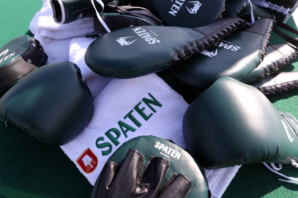 Como era o mundo do boxe há 30 anos?