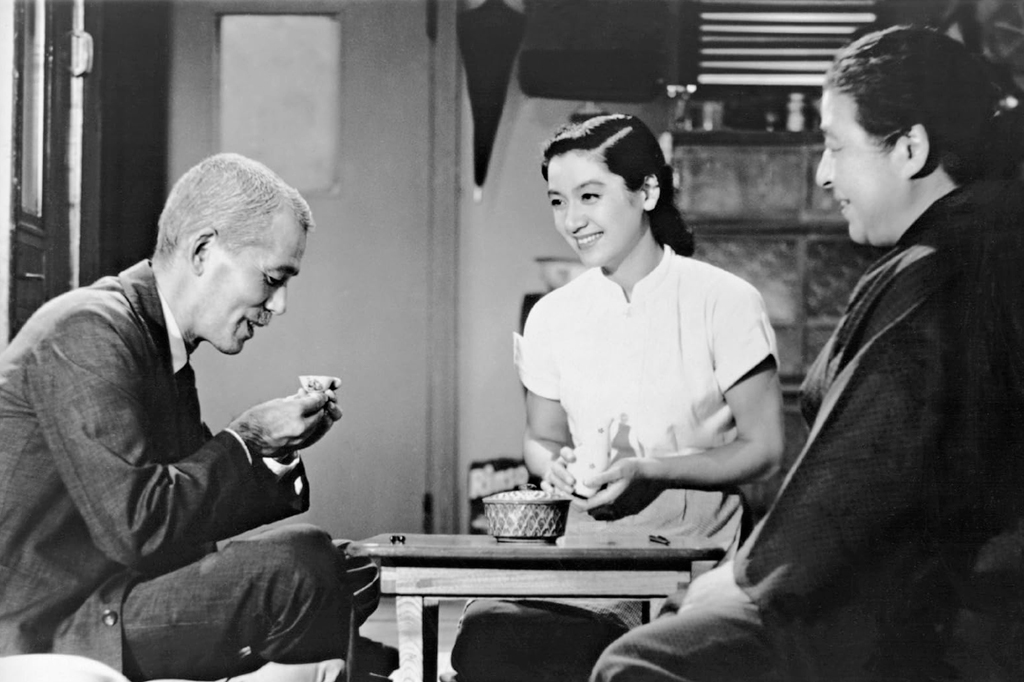 Fotografia de Setsuko Hara, Chieko Higashiyama e Chish&ucirc; Ry&ucirc; em Era uma Vez em T&oacute;quio (1953).