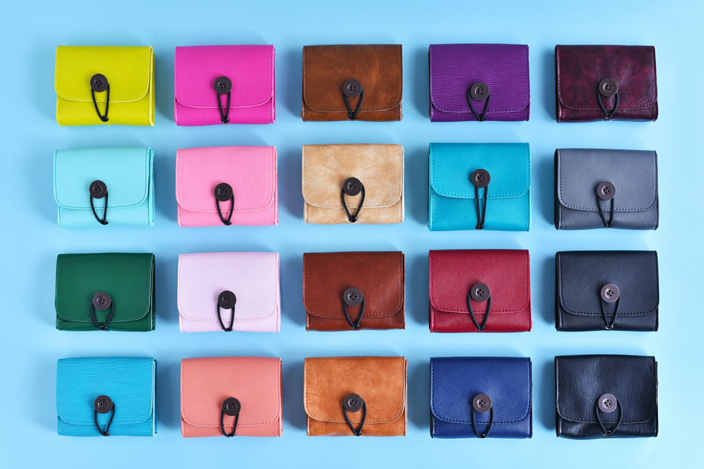 Quando virou costume andar com a carteira?