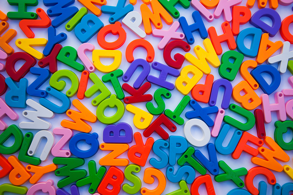 Aprender um novo idioma pode retardar o envelhecimento cerebral, diz estudo