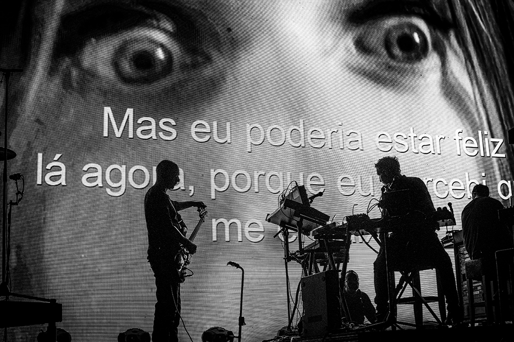 Massive Attack uniu povos indígenas, metaleiros e os próprios fãs em prol do clima