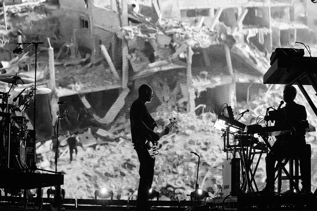 Fotografia do show do Massive Attack.