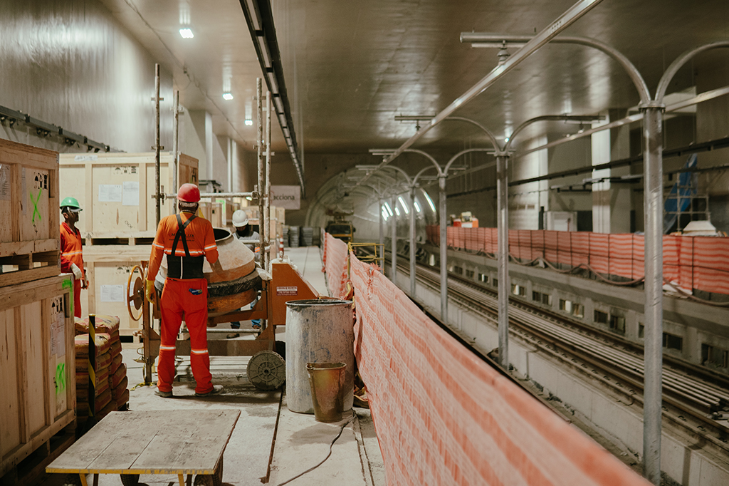 Fotografia do canteiro de obras da esta&ccedil;&atilde;o Santa Marina da Linha 6 - Laranja do metr&ocirc; de S&atilde;o Paulo.
