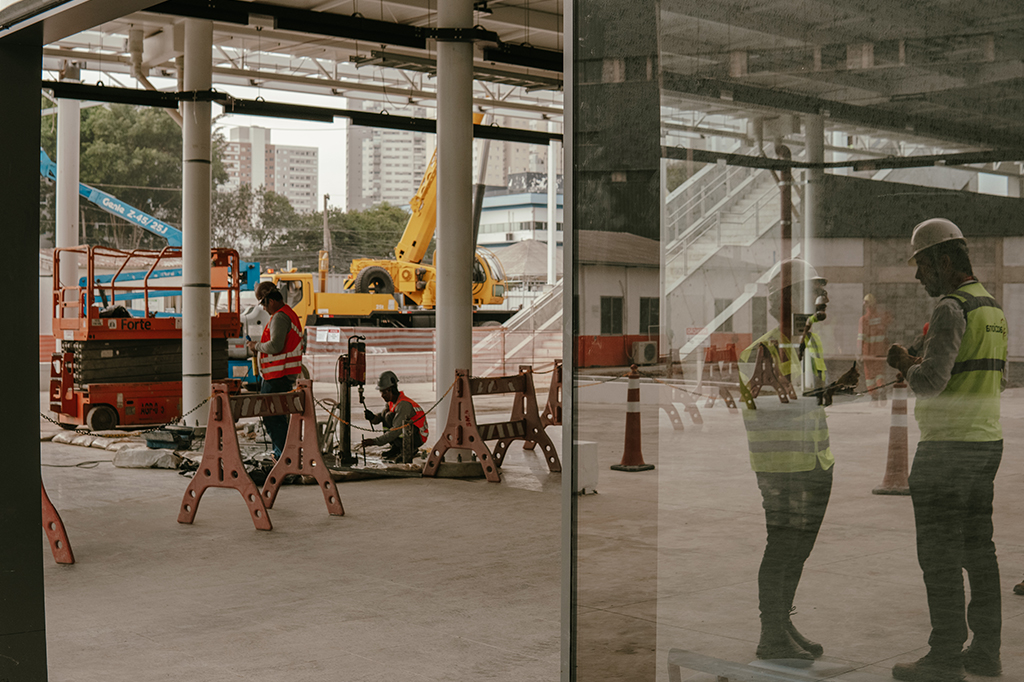 Fotografia do canteiro de obras da esta&ccedil;&atilde;o Santa Marina da Linha 6 - Laranja do metr&ocirc; de S&atilde;o Paulo.