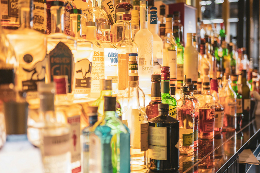 “Misturar bebidas piora a ressaca” e outros 10 mitos sobre alimentos