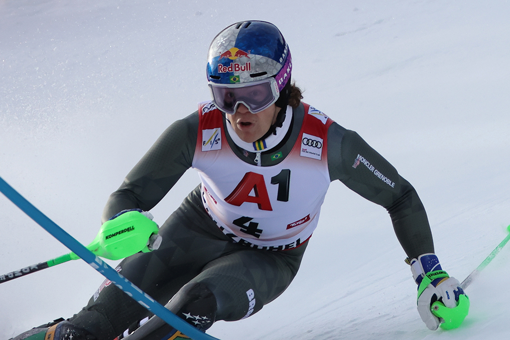 Fotografia do Lucas Pinheiro Braathen do Brasil durante a Copa do Mundo de Esqui Audi FIS - 2ª corrida de Slalom Masculino em 25 de janeiro de 2026 em Kitzbuehel, Áustria.