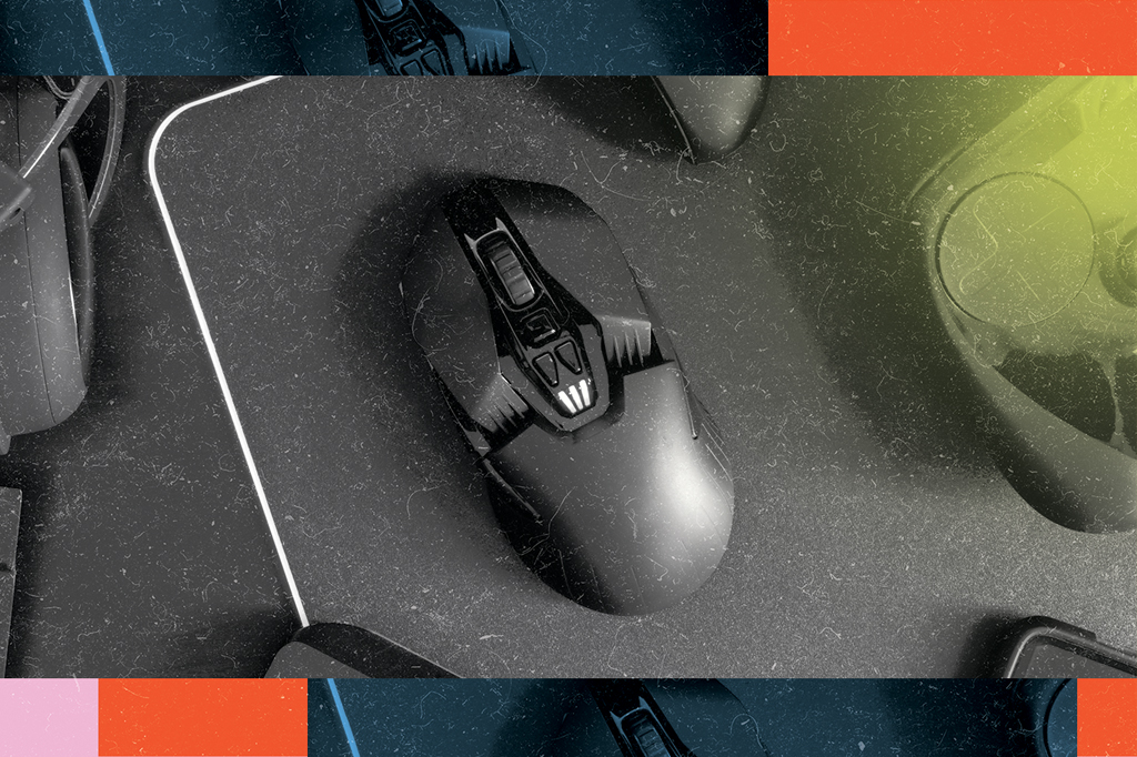 Imagem, vista de cima, de um mouse preto.