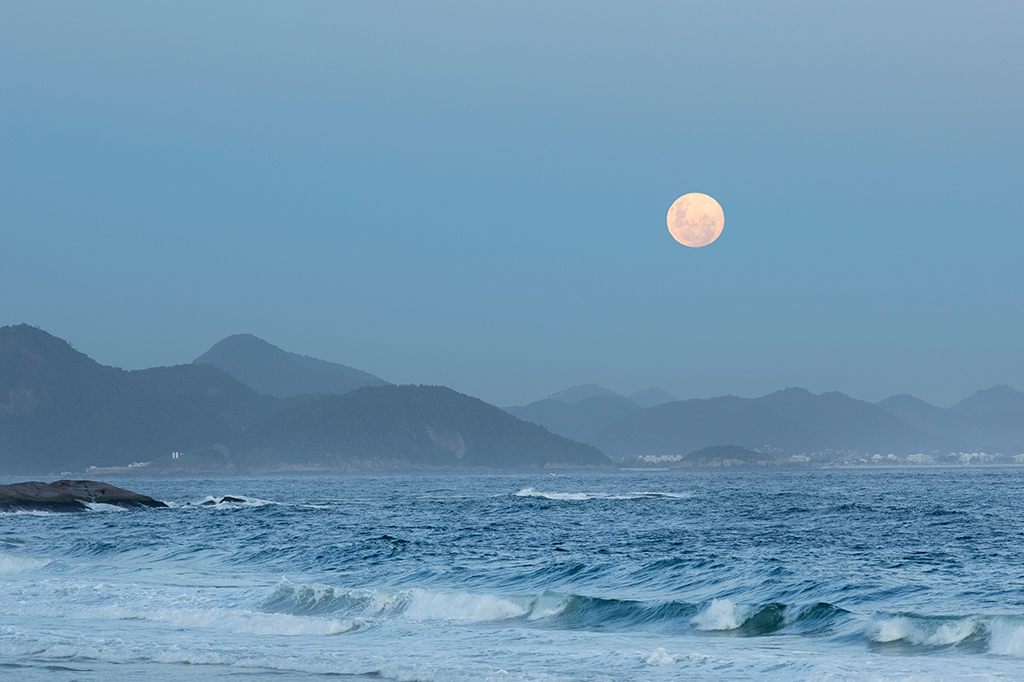 Fotografia da maré na Lua Cheia.
