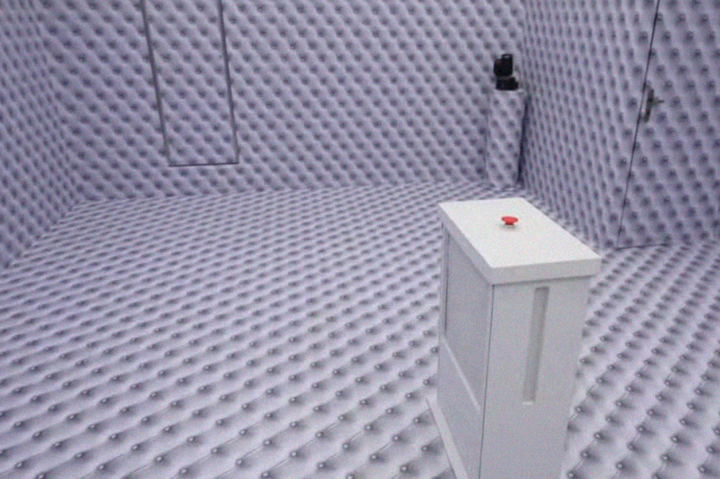 Fotografia do quarto branco.