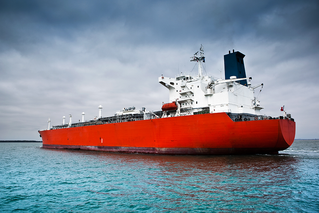 Fotografia de um navio de petróleo.