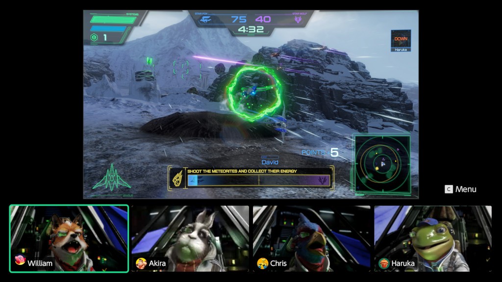 Tela de videogame com nave espacial azul em anel verde brilhante, sobre paisagem montanhosa nevada. Abaixo, quatro personagens animais em cabines: uma raposa, um coelho, um p&aacute;ssaro e um sapo.