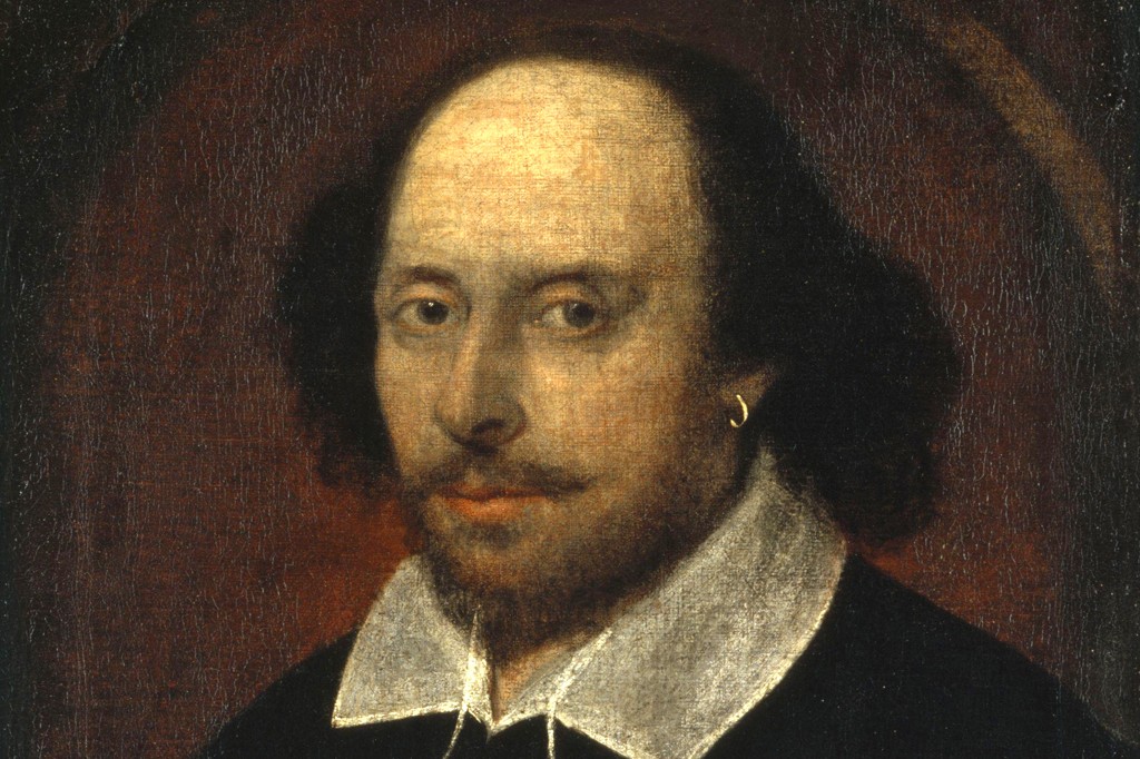 Pintura a &oacute;leo de William Shakespeare, com rosto p&aacute;lido, barba e bigode castanhos, cabelo escuro, testa calva, brinco de argola dourada na orelha esquerda, vestindo roupa escura com gola branca e r&iacute;gida
