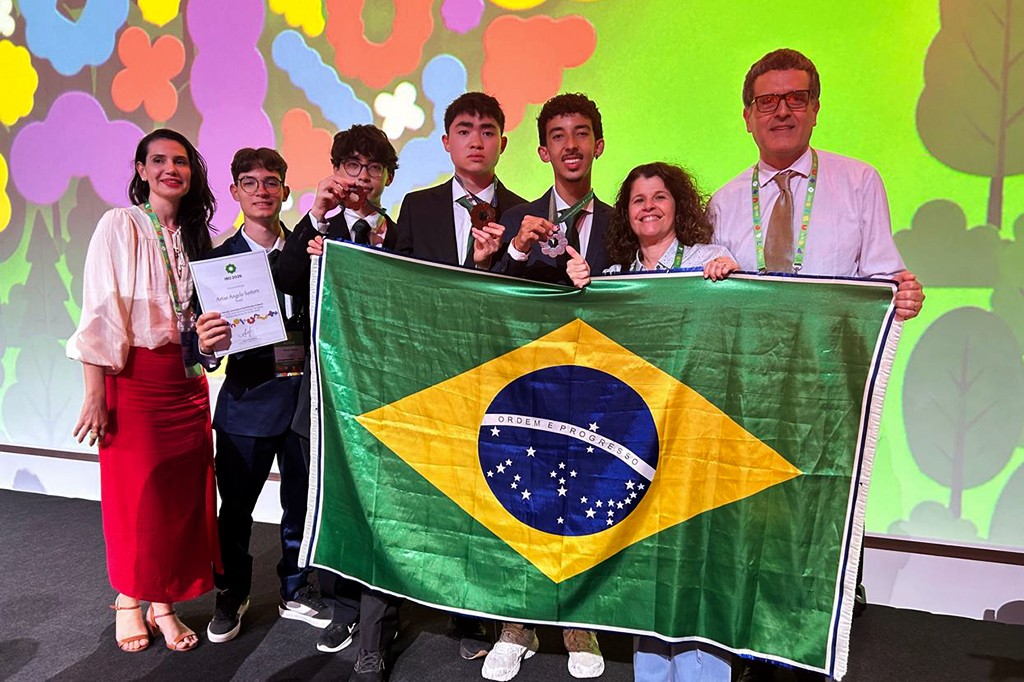 Estudantes brasileiros ganham medalhas na Olimpíada Internacional de Biologia