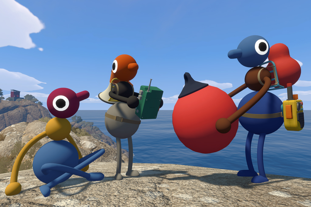 Três personagens coloridos, com corpos esféricos e olhos grandes, em um cenário costeiro. Um azul e vermelho está sentado, outro cinza e laranja segura uma caixa verde, e um azul e vermelho carrega uma boia vermelha e um rádio amarelo, com o mar azul ao fundo.